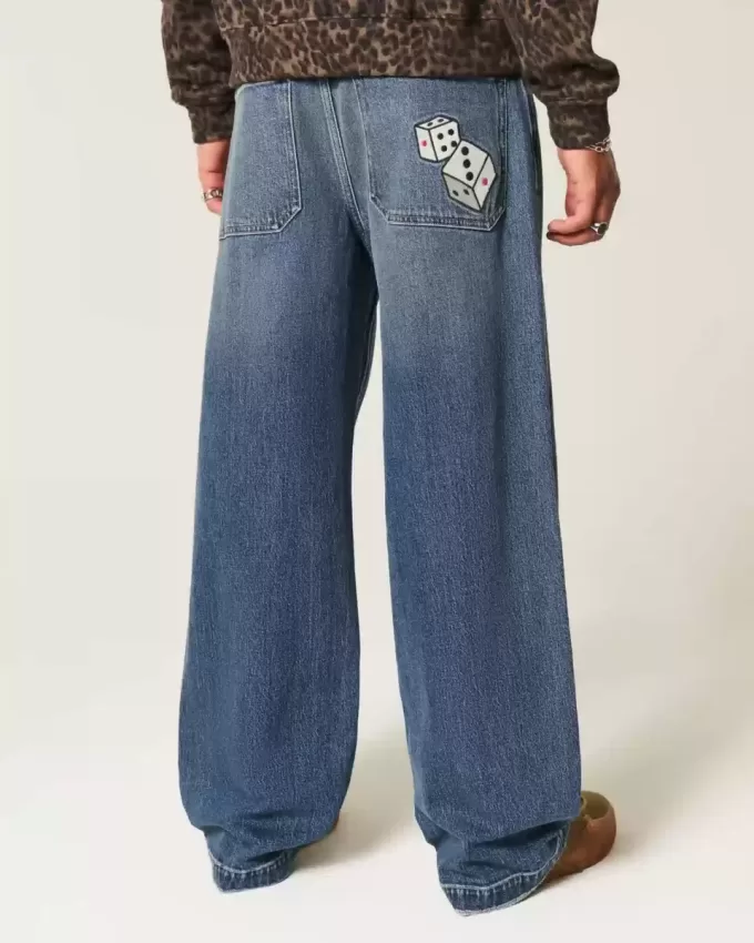 Vaqueros super holgados con estampado de dados y lavado oscuro Vaqueros super holgados con estampado de dados y lavado oscuro