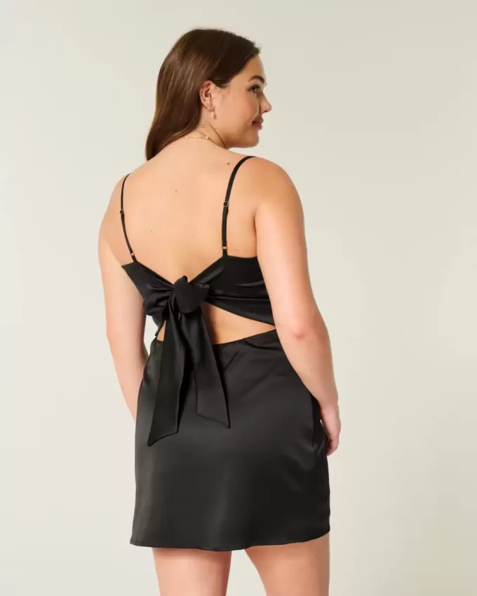 Vestido ajustado con lazo en la espalda de satén Vestido ajustado con lazo en la espalda de satén