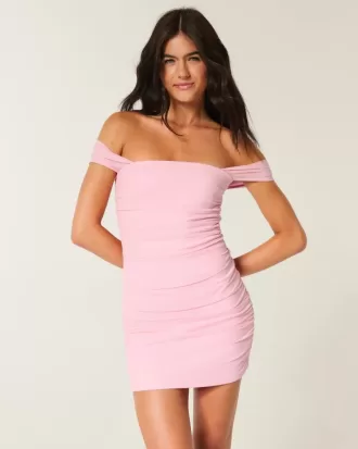 Vestido ajustado de malla con hombros descubiertos