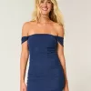 Vestido ajustado de malla con hombros descubiertos Vestido ajustado de malla con hombros descubiertos