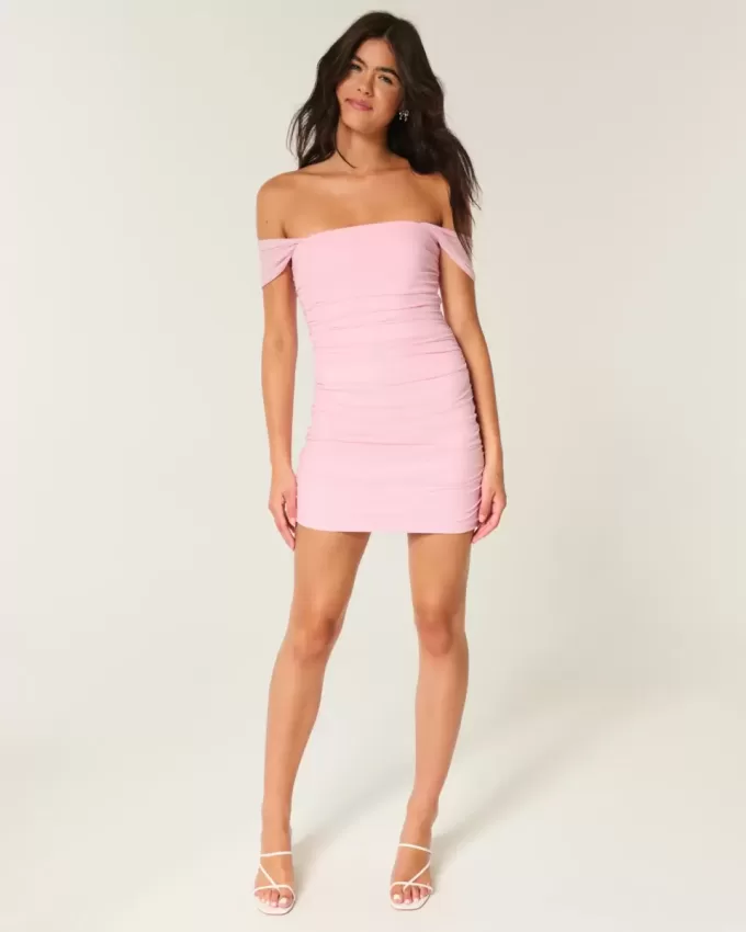 Vestido ajustado de malla con hombros descubiertos Vestido ajustado de malla con hombros descubiertos