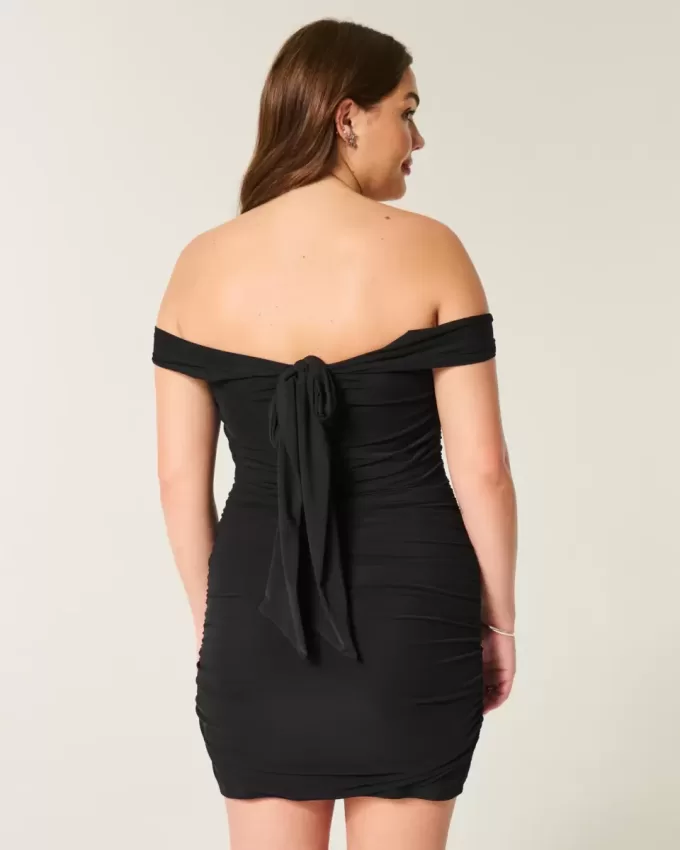 Vestido ajustado de malla con hombros descubiertos Vestido ajustado de malla con hombros descubiertos