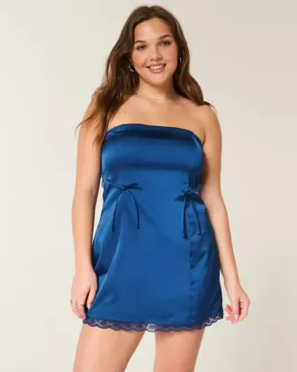 Vestido ajustado de satén sin tirantes con lazo