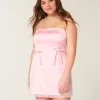 Vestido ajustado de satén sin tirantes con lazo Vestido ajustado de satén sin tirantes con lazo