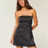 Vestido ajustado de satén sin tirantes con lazo Vestido ajustado de satén sin tirantes con lazo