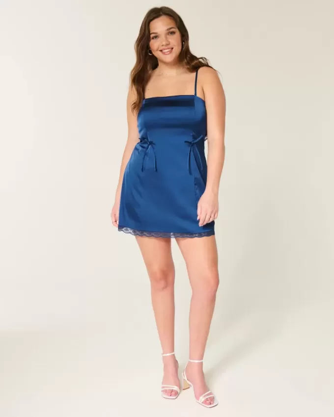 Vestido ajustado de satén sin tirantes con lazo Vestido ajustado de satén sin tirantes con lazo
