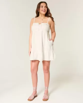 Vestido babydoll bordado sin tirantes