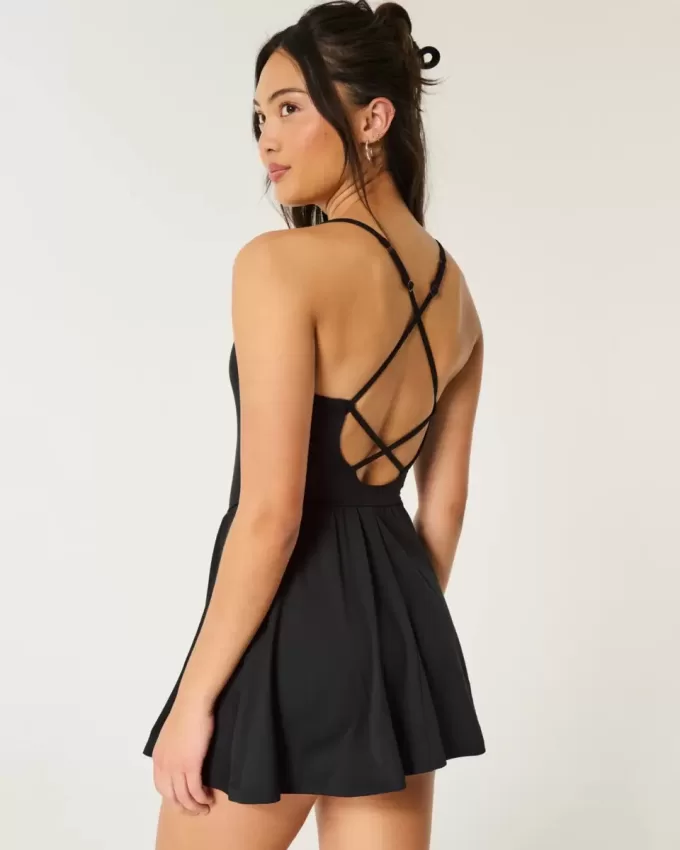 Vestido con espalda de tiras activa de Gilly Hicks
