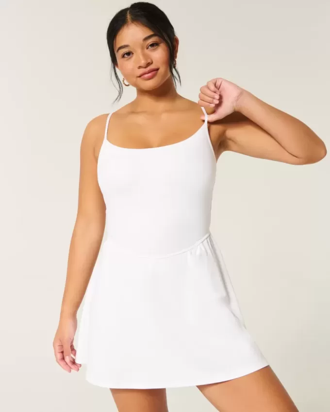 Vestido con espalda de tiras activa de Gilly Hicks