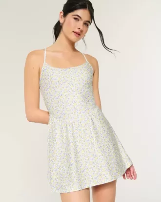 Vestido con espalda de tiras activa de Gilly Hicks