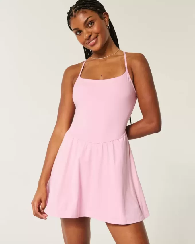 Vestido con espalda de tiras activa de Gilly Hicks