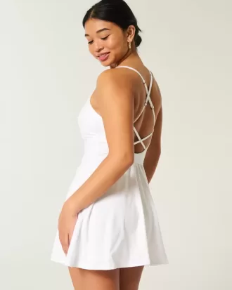 Vestido con espalda de tiras activa de Gilly Hicks