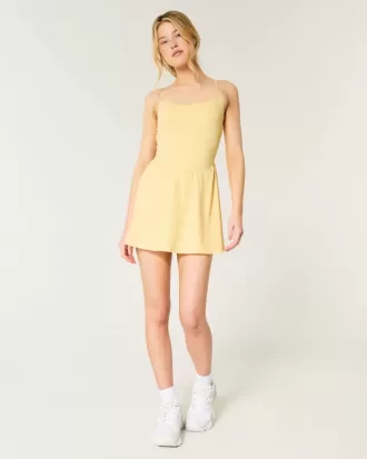 Vestido con espalda de tiras activa de Gilly Hicks