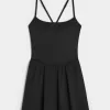 Vestido con espalda de tiras activa de Gilly Hicks