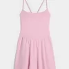 Vestido con espalda de tiras activa de Gilly Hicks