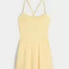 Vestido con espalda de tiras activa de Gilly Hicks