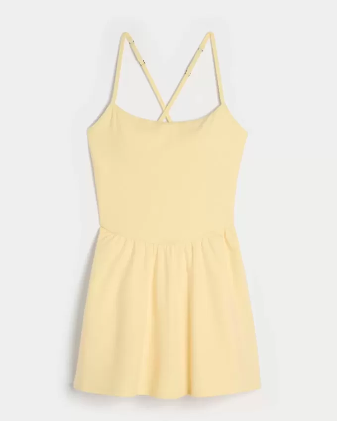 Vestido con espalda de tiras activa de Gilly Hicks