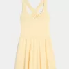 Vestido cruzado con cuello halter Gilly Hicks Active Recharge Vestido cruzado con cuello halter Gilly Hicks Active Recharge