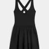Vestido cruzado con cuello halter Gilly Hicks Active Recharge Vestido cruzado con cuello halter Gilly Hicks Active Recharge
