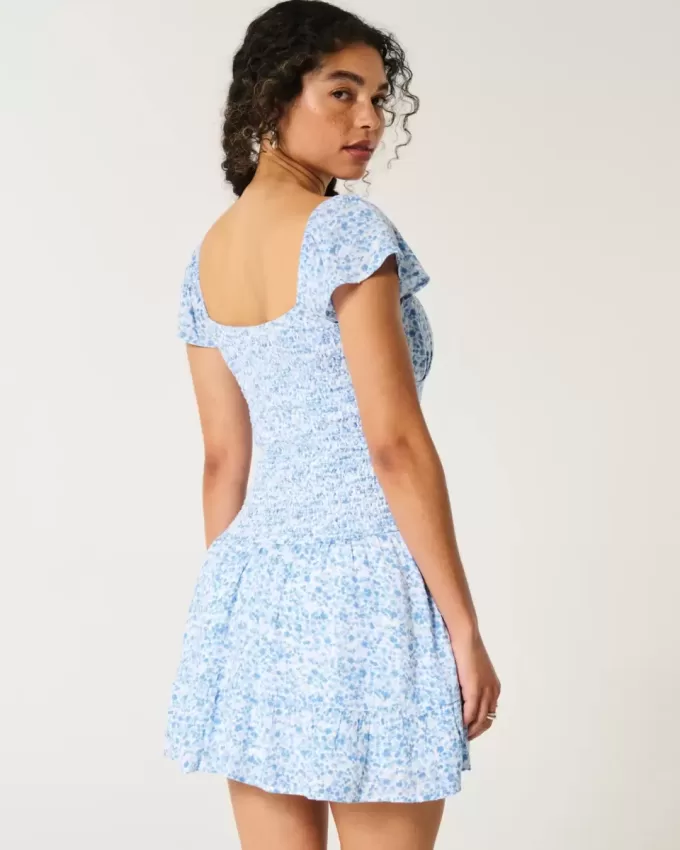 Vestido falda pantalón con mangas onduladas Vestido falda pantalón con mangas onduladas