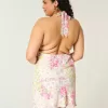 Vestido halter de crepé con espalda abierta Vestido halter de crepé con espalda abierta