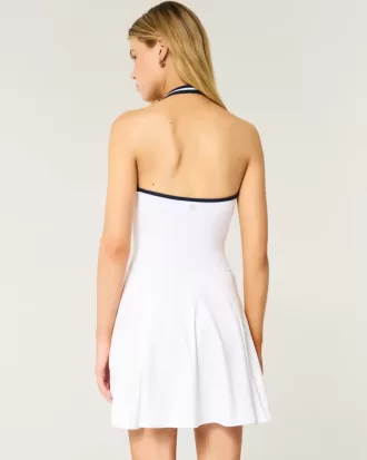 Vestido halter plisado activo de Gilly Hicks