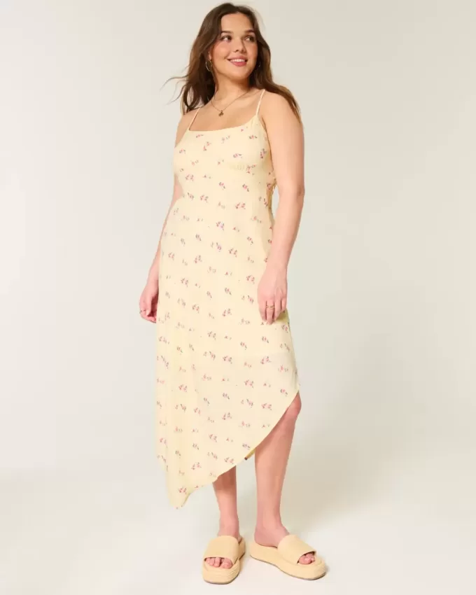 Vestido midi con dobladillo asimétrico Vestido midi con dobladillo asimétrico