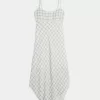 Vestido midi con dobladillo asimétrico Vestido midi con dobladillo asimétrico