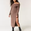 Vestido midi de suéter con hombros descubiertos Vestido midi de suéter con hombros descubiertos