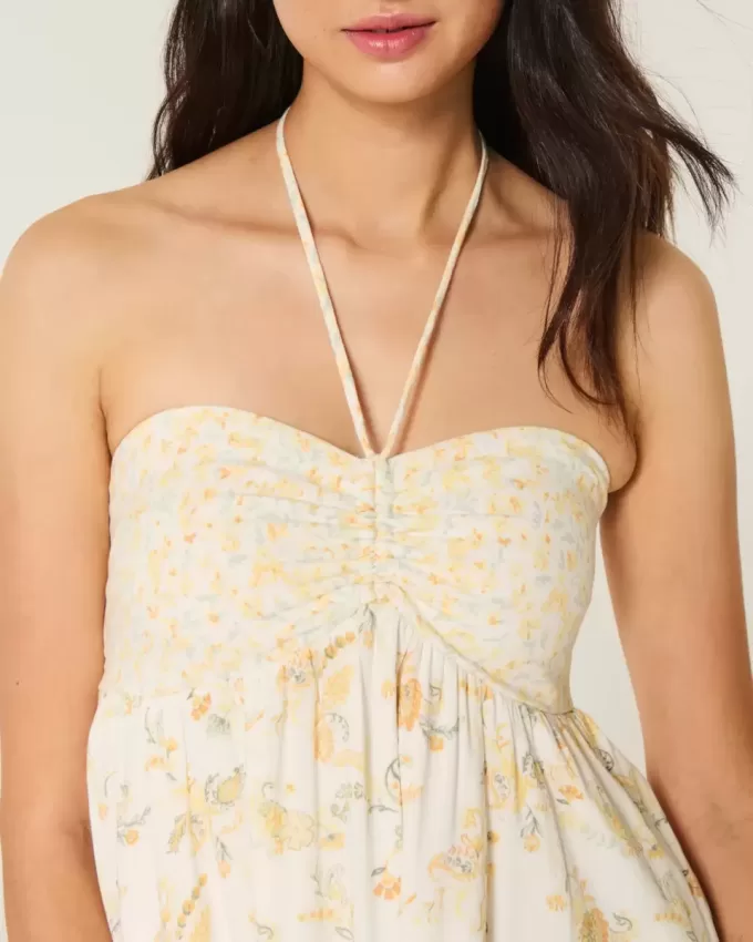 Vestido mini babydoll con volantes y sin tirantes Vestido mini babydoll con volantes y sin tirantes