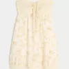 Vestido mini babydoll con volantes y sin tirantes Vestido mini babydoll con volantes y sin tirantes