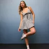 Vestido mini con cuello en V y burbujas Vestido mini con cuello en V y burbujas