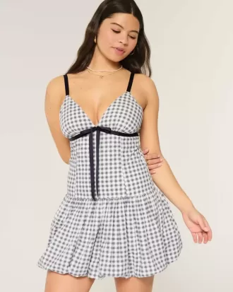 Vestido mini con cuello en V y burbujas
