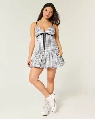 Vestido mini con cuello en V y burbujas