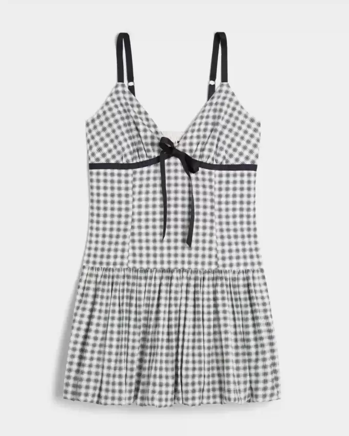 Vestido mini con cuello en V y burbujas Vestido mini con cuello en V y burbujas