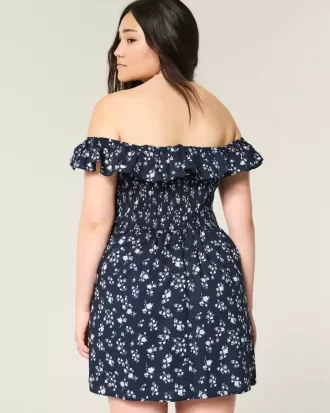 Vestido mini con volantes y hombros descubiertos en forma de A