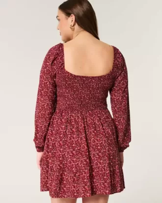 Vestido mini de manga larga con escote ceñido
