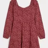 Vestido mini de manga larga con escote ceñido Vestido mini de manga larga con escote ceñido