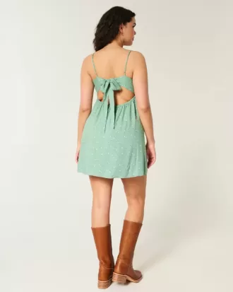 Vestido mini lencero con detalle de encaje