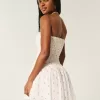 Vestido mini sin tirantes con escote fruncido Vestido mini sin tirantes con escote fruncido
