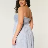 Vestido mini sin tirantes estilo crochet