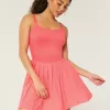 Vestido plisado activo de Gilly Hicks Vestido plisado activo de Gilly Hicks