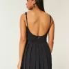 Vestido plisado activo de Gilly Hicks Vestido plisado activo de Gilly Hicks