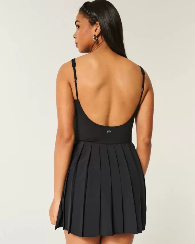 Vestido plisado activo de Gilly Hicks Vestido plisado activo de Gilly Hicks