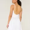 Vestido plisado activo de Gilly Hicks Vestido plisado activo de Gilly Hicks
