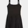 Vestido plisado activo de Gilly Hicks Vestido plisado activo de Gilly Hicks