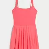 Vestido plisado activo de Gilly Hicks Vestido plisado activo de Gilly Hicks
