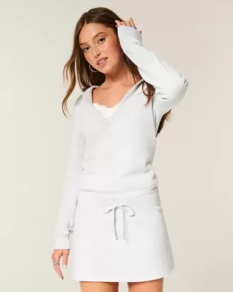 Vestido polar de manga larga con capucha Vestido polar de manga larga con capucha