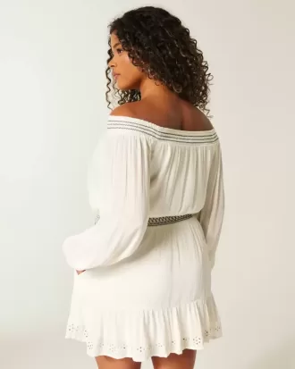 Vestido tejido con hombros descubiertos