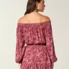 Vestido tejido con hombros descubiertos Vestido tejido con hombros descubiertos